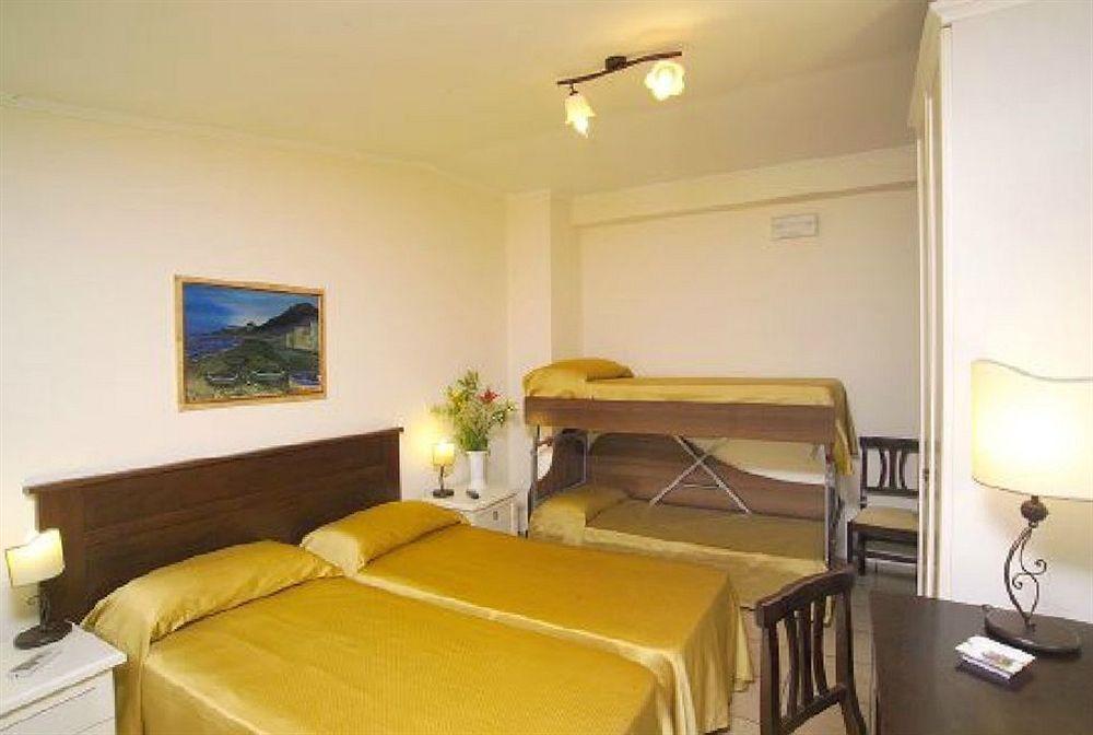 Casa Famiani Bed & Breakfast Letojanni Extérieur photo